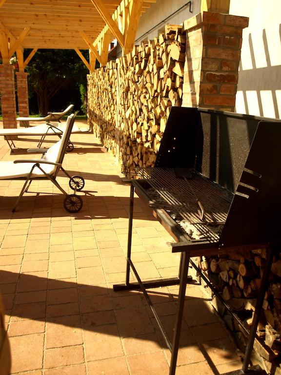 Patkoszeg Vendeghaz Hotel Kaposfo Екстериор снимка