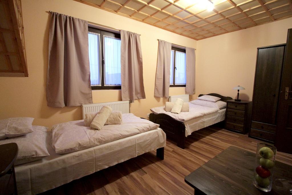 Patkoszeg Vendeghaz Hotel Kaposfo Стая снимка