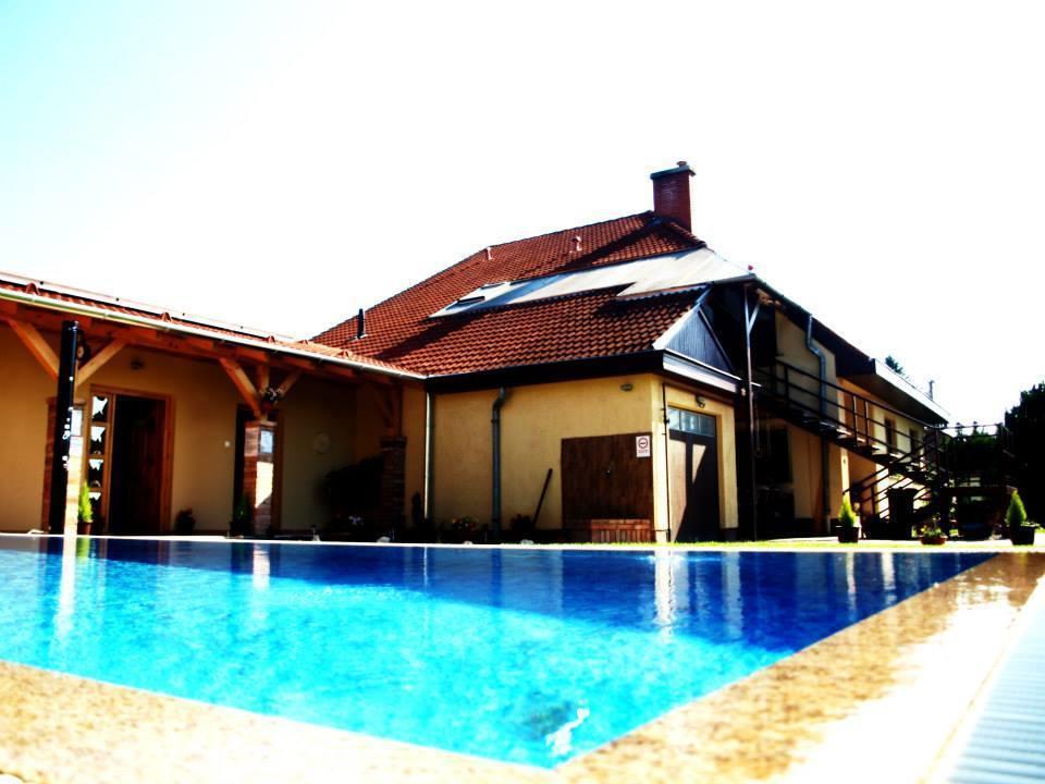 Patkoszeg Vendeghaz Hotel Kaposfo Екстериор снимка