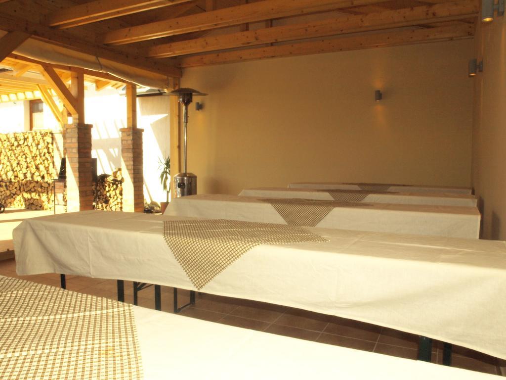 Patkoszeg Vendeghaz Hotel Kaposfo Екстериор снимка